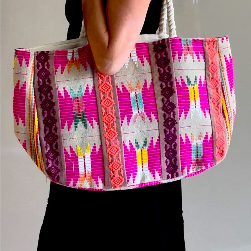 Large Open tote bag from Muche et Muchette. Unique batik pattern. Multicolor.